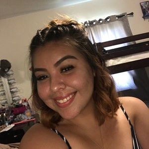 Meet your Posher, Carolina